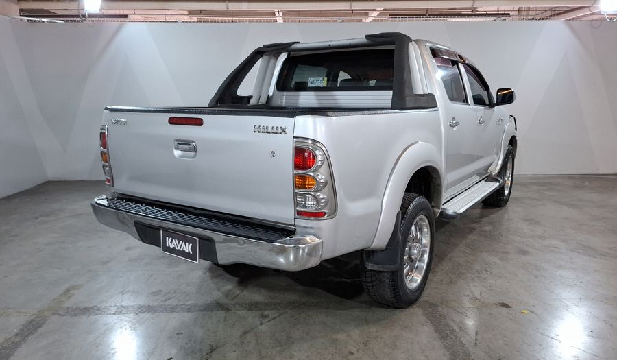 Toyota Hilux 2.7 DOBLE CABINA SR Pickup 2011