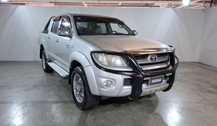 Toyota Hilux 2.7 DOBLE CABINA SR Pickup 2011