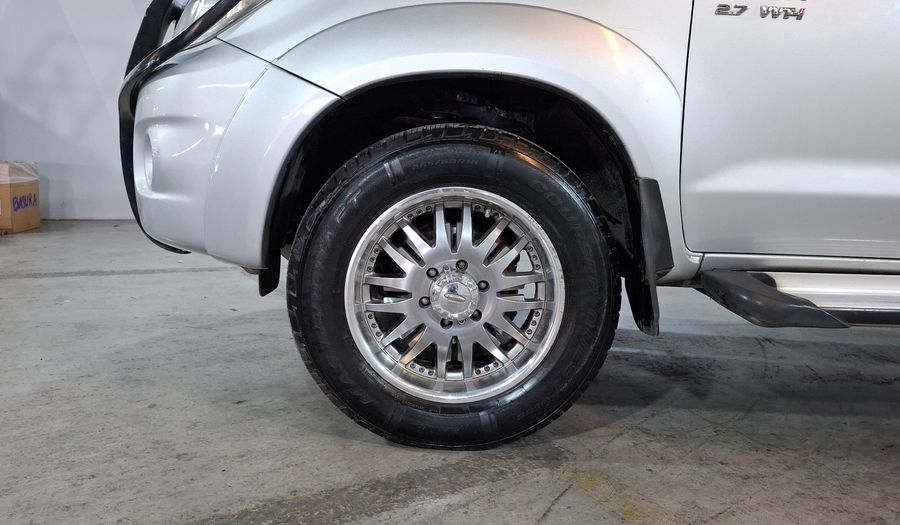 Toyota Hilux 2.7 DOBLE CABINA SR Pickup 2011