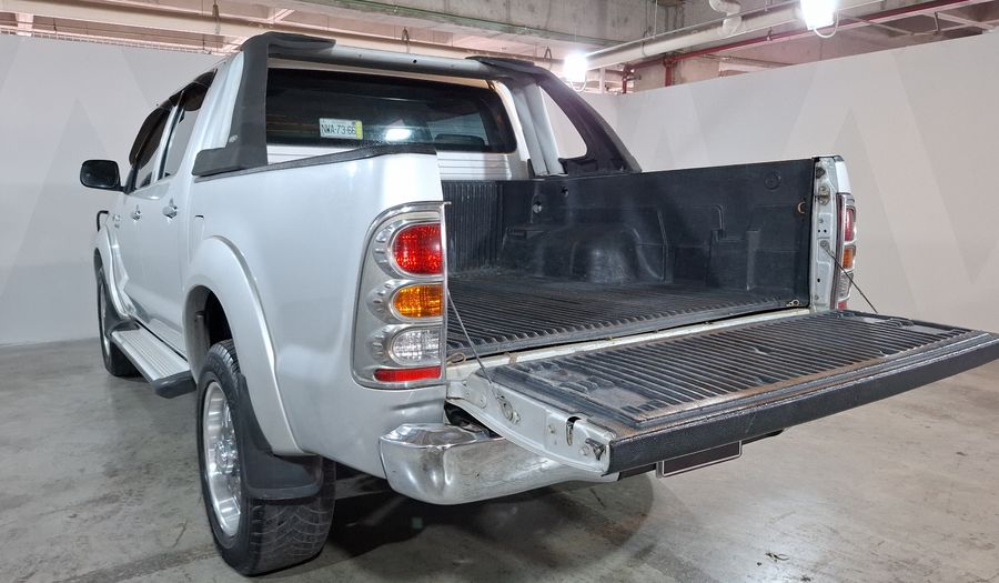 Toyota Hilux 2.7 DOBLE CABINA SR Pickup 2011