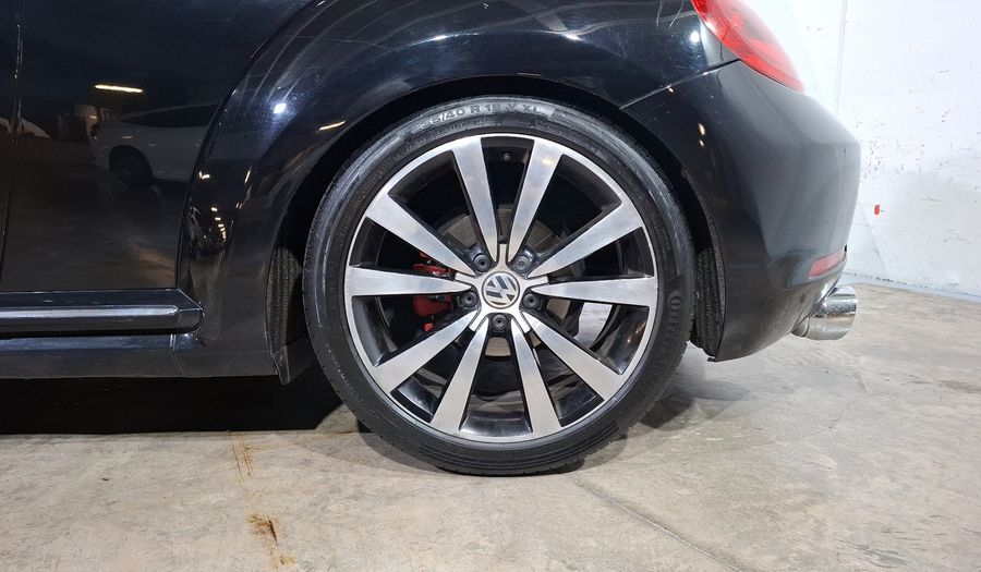 Volkswagen Beetle 2.0 FENDER TURBO DSG Hatchback 2013
