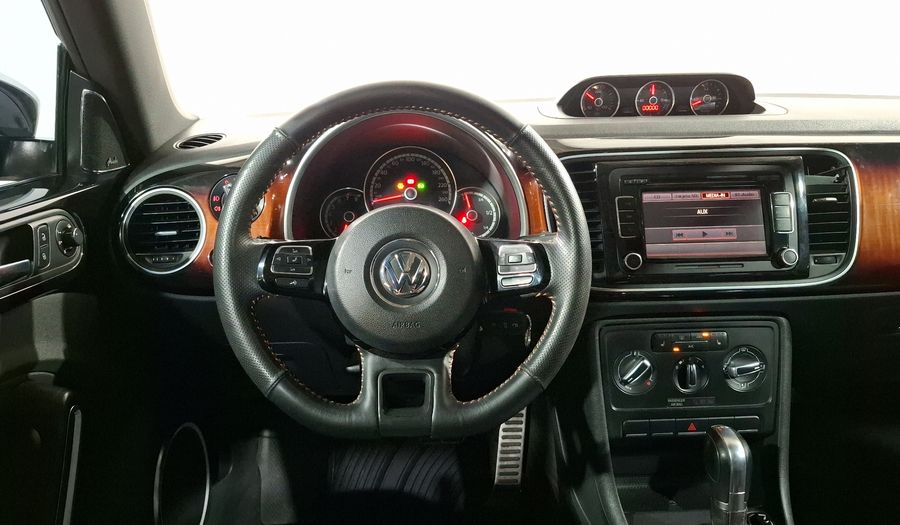 Volkswagen Beetle 2.0 FENDER TURBO DSG Hatchback 2013