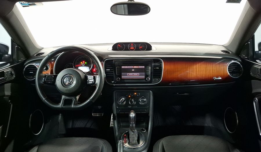 Volkswagen Beetle 2.0 FENDER TURBO DSG Hatchback 2013