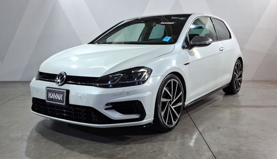 Volkswagen • Golf
