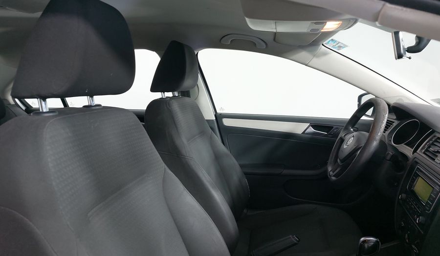 Volkswagen Jetta 2.5 TRENDLINE TIPTRONIC Sedan 2015