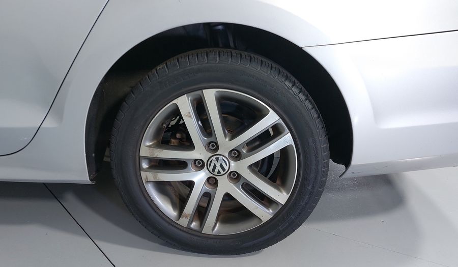 Volkswagen Jetta 2.5 TRENDLINE TIPTRONIC Sedan 2015