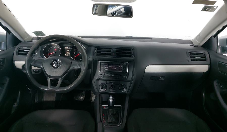 Volkswagen Jetta 2.5 TRENDLINE TIPTRONIC Sedan 2015