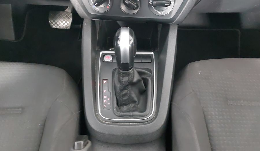 Volkswagen Jetta 2.5 TRENDLINE TIPTRONIC Sedan 2015