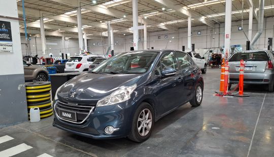Peugeot • 208