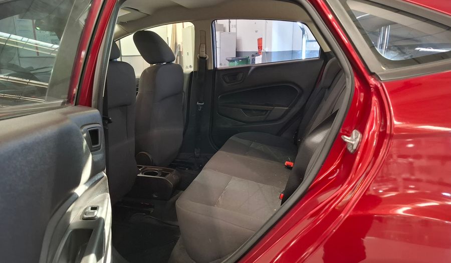 Ford Fiesta Kinetic Design 1.6 S PLUS Sedan 2014