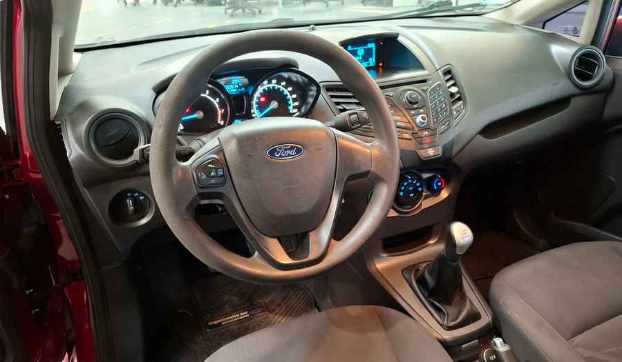 Ford Fiesta Kinetic Design 1.6 S PLUS Sedan 2014