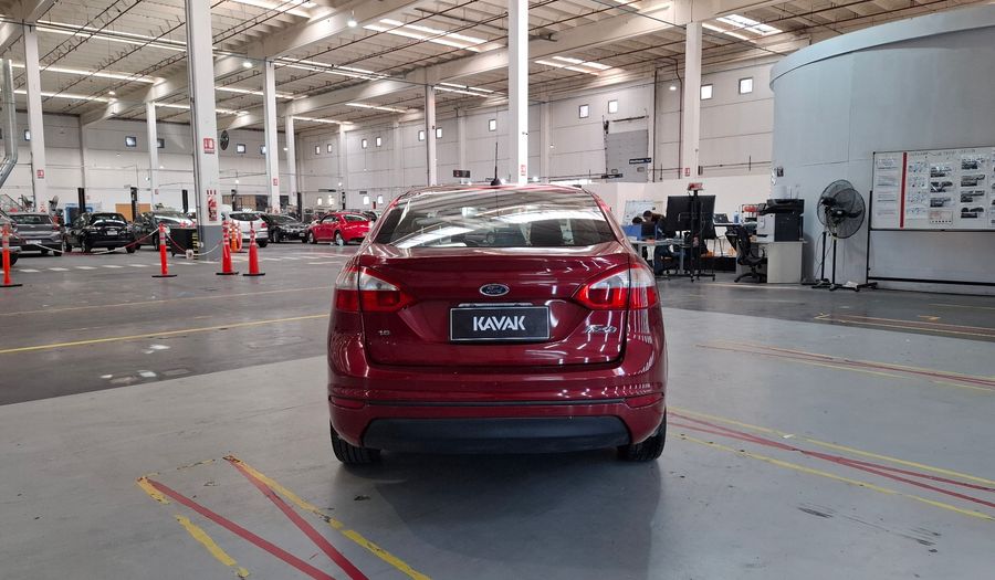 Ford Fiesta Kinetic Design 1.6 S PLUS Sedan 2014
