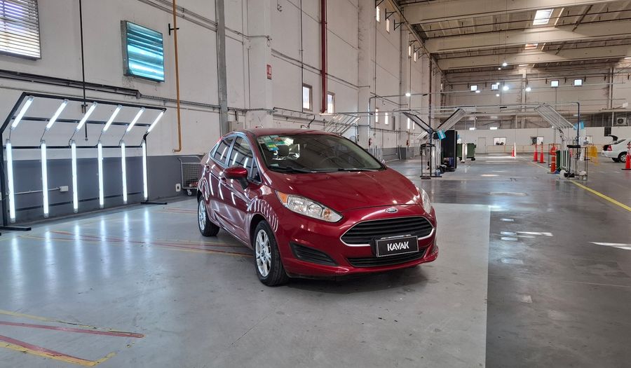 Ford Fiesta Kinetic Design 1.6 S PLUS Sedan 2014