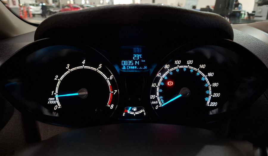 Ford Fiesta Kinetic Design 1.6 S PLUS Sedan 2014