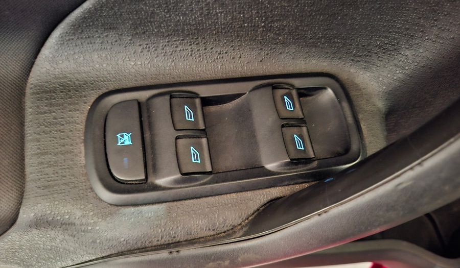 Ford Fiesta Kinetic Design 1.6 S PLUS Sedan 2014