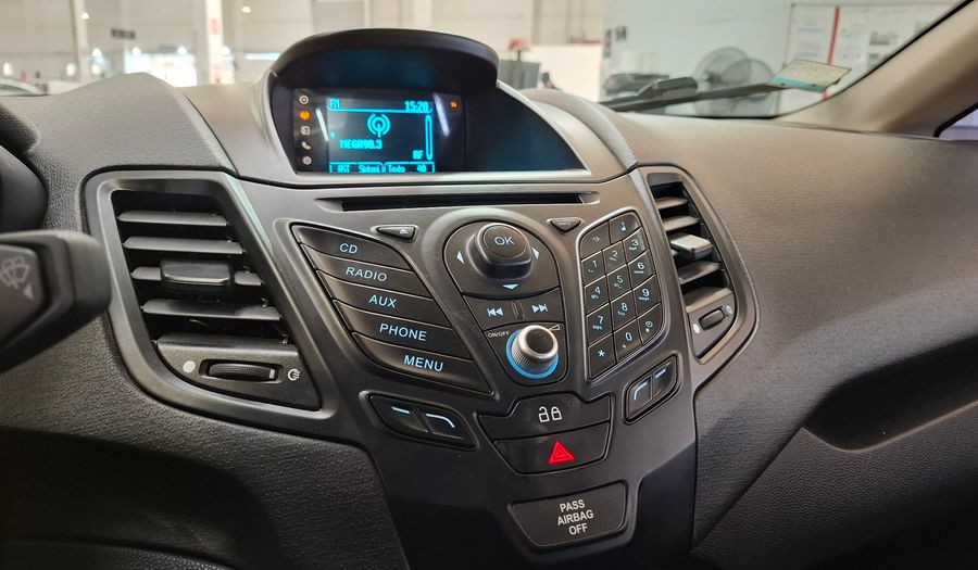 Ford Fiesta Kinetic Design 1.6 S PLUS Sedan 2014