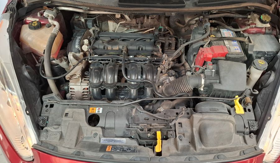 Ford Fiesta Kinetic Design 1.6 S PLUS Sedan 2014