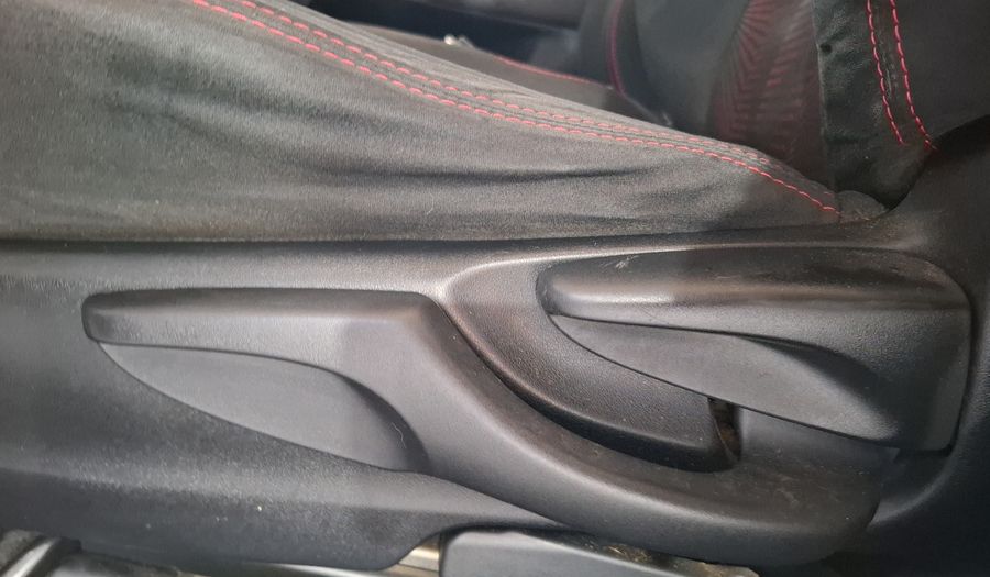Toyota Yaris 1.5 S AUTO Hatchback 2019