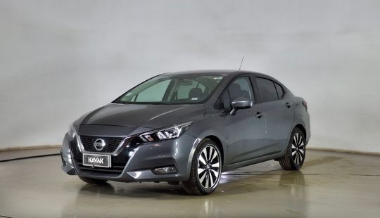 Nissan • Versa