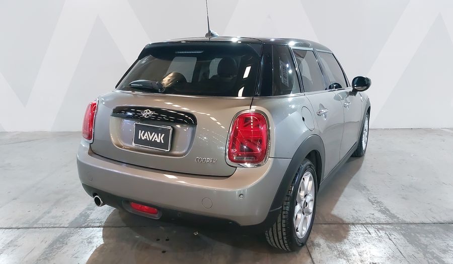 Mini Cooper 1.5 COOPER CHILI DCT Hatchback 2021