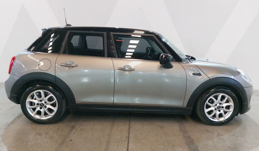 Mini Cooper 1.5 COOPER CHILI DCT Hatchback 2021