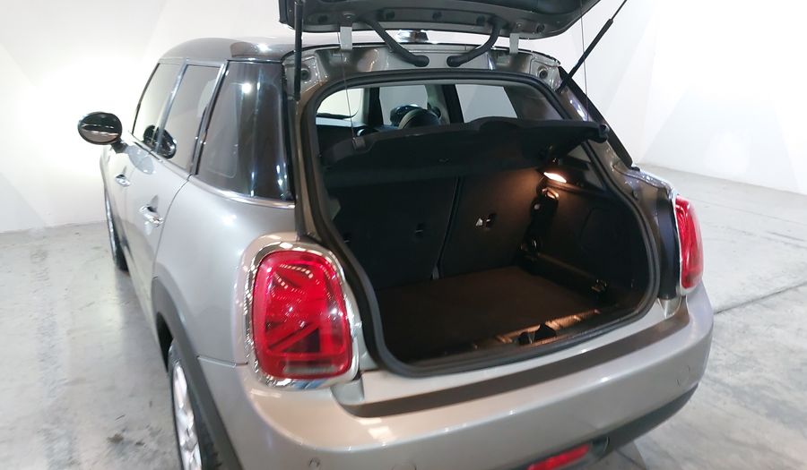 Mini Cooper 1.5 COOPER CHILI DCT Hatchback 2021