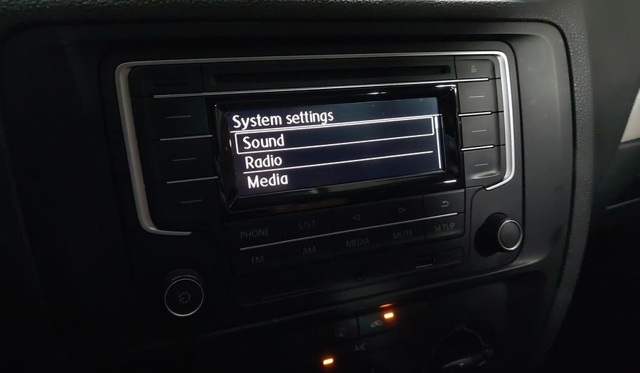 Volkswagen Jetta 2.5 TRENDLINE MT Sedan 2016