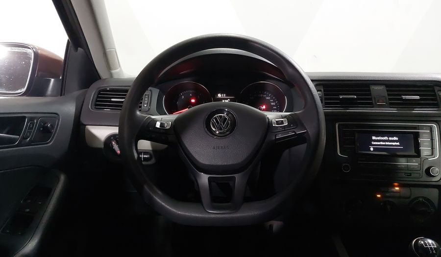 Volkswagen Jetta 2.5 TRENDLINE MT Sedan 2016