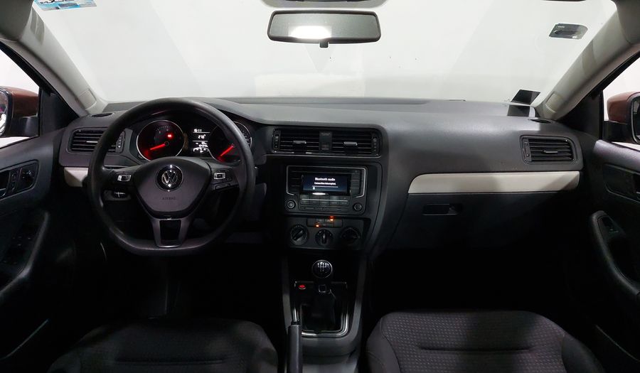 Volkswagen Jetta 2.5 TRENDLINE MT Sedan 2016