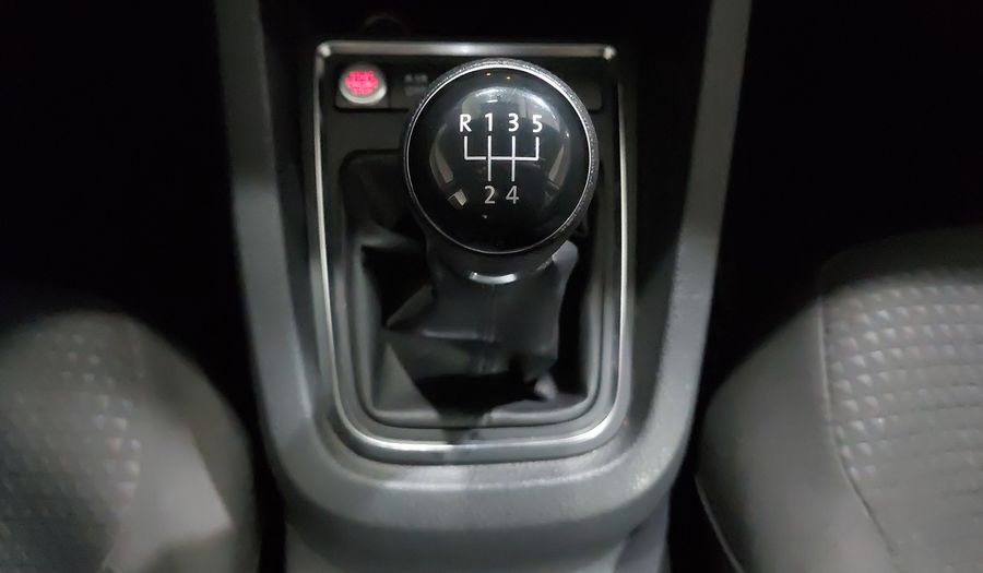Volkswagen Jetta 2.5 TRENDLINE MT Sedan 2016