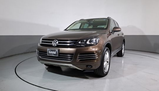 Volkswagen • Touareg