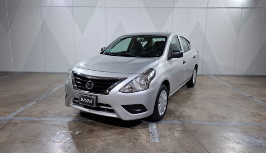 Nissan • Versa