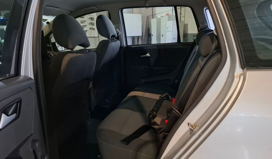 Volkswagen Suran 1.6 COMFORTLINE MT Minivan 2012