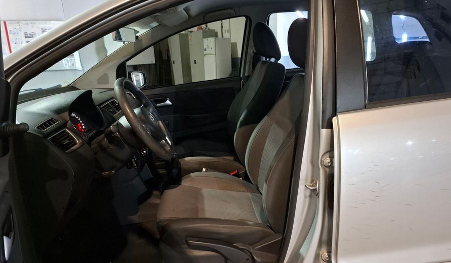 Volkswagen Suran 1.6 COMFORTLINE MT Minivan 2012