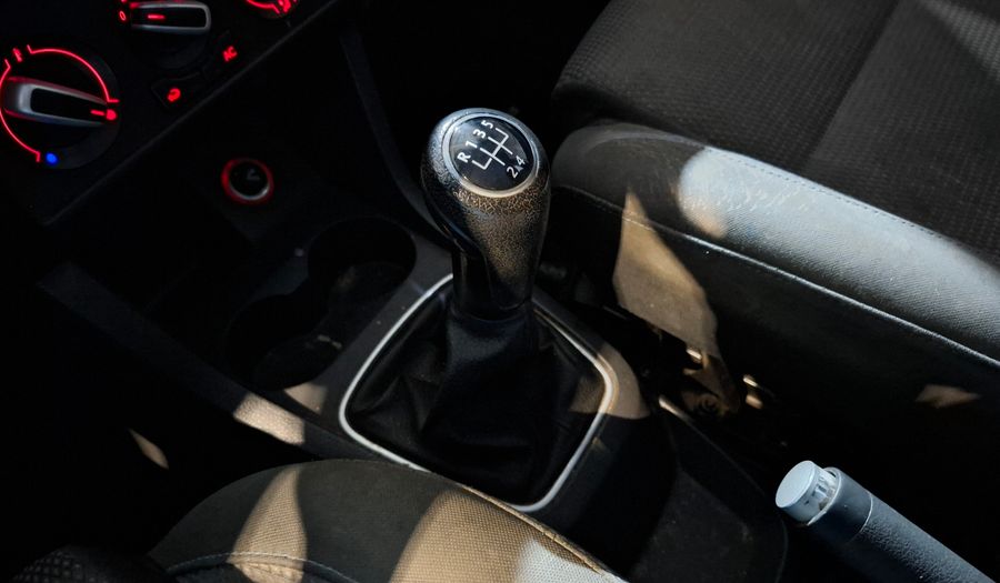 Volkswagen Suran 1.6 COMFORTLINE MT Minivan 2012