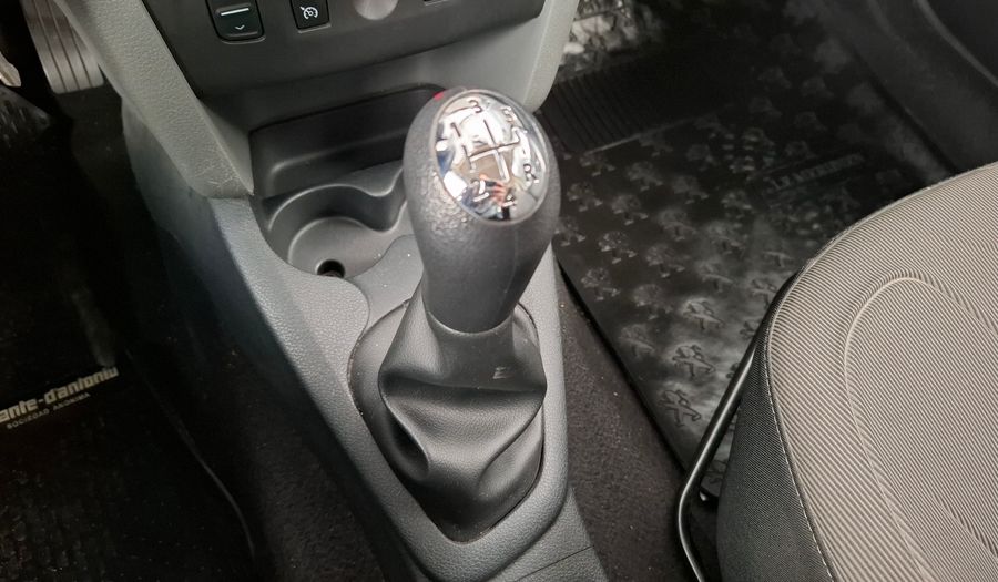 Renault Logan 1.6 PRIVILEGE Sedan 2016