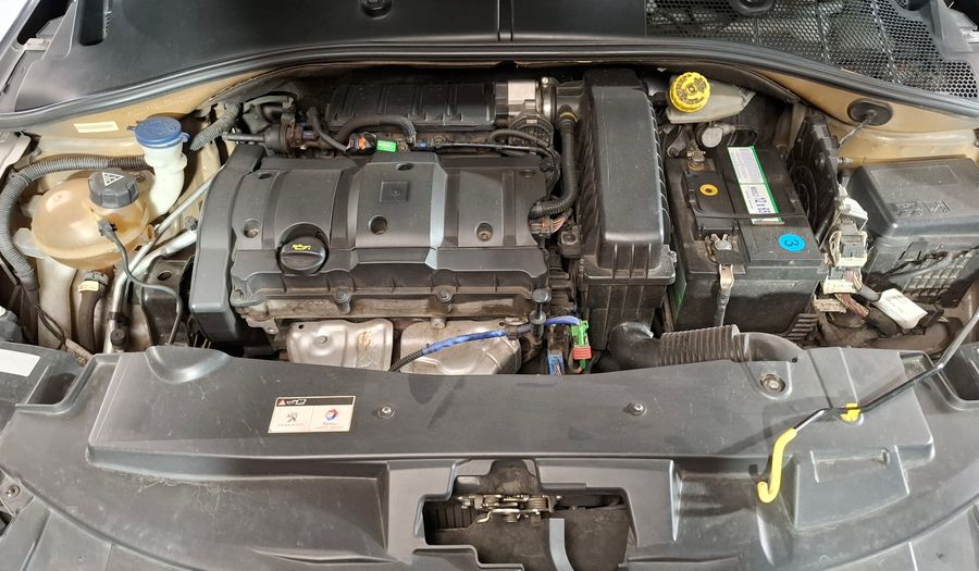 Peugeot 301 1.6 ALLURE PLUS Sedan 2018
