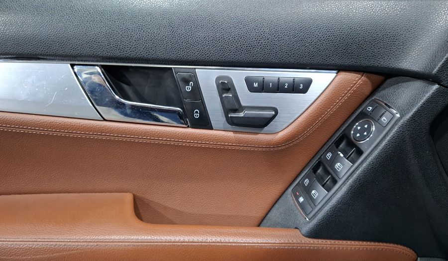 Mercedes Benz Clase C 3.0 300 SPORT AT Sedan 2010