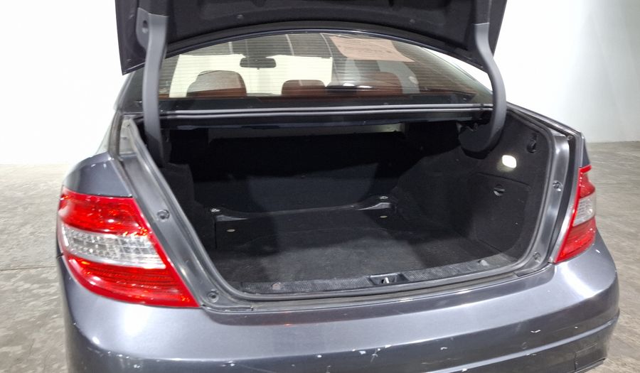 Mercedes Benz Clase C 3.0 300 SPORT AT Sedan 2010