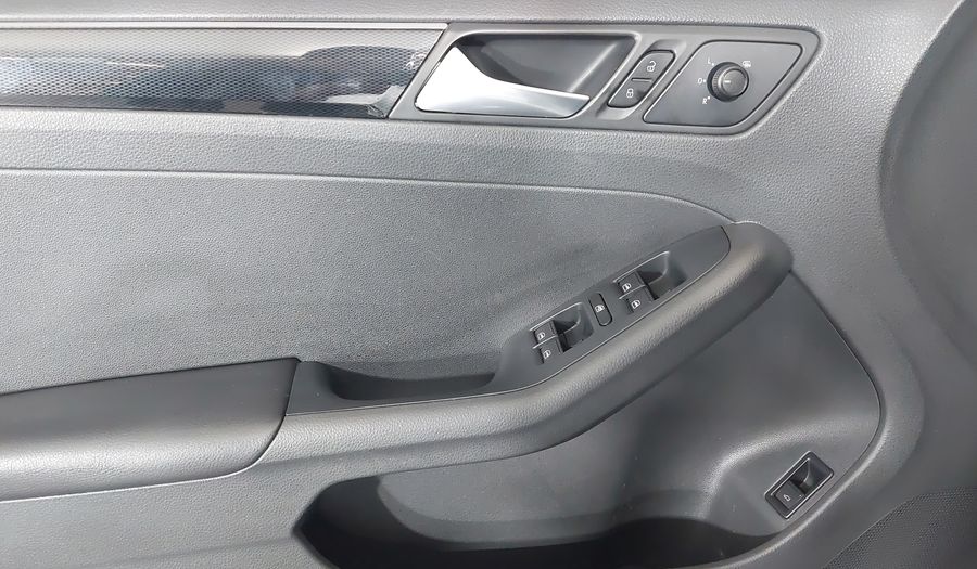 Volkswagen Jetta TSI HIGHLINE Sedan 2015