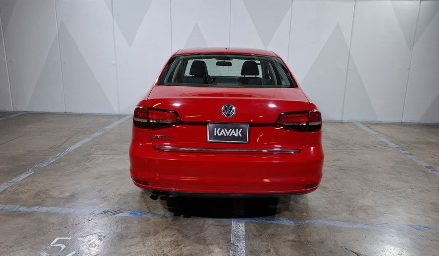 Volkswagen Jetta 2.5 COMFORTLINE TIP. BOLSAS AIRE DEL. Sedan 2018