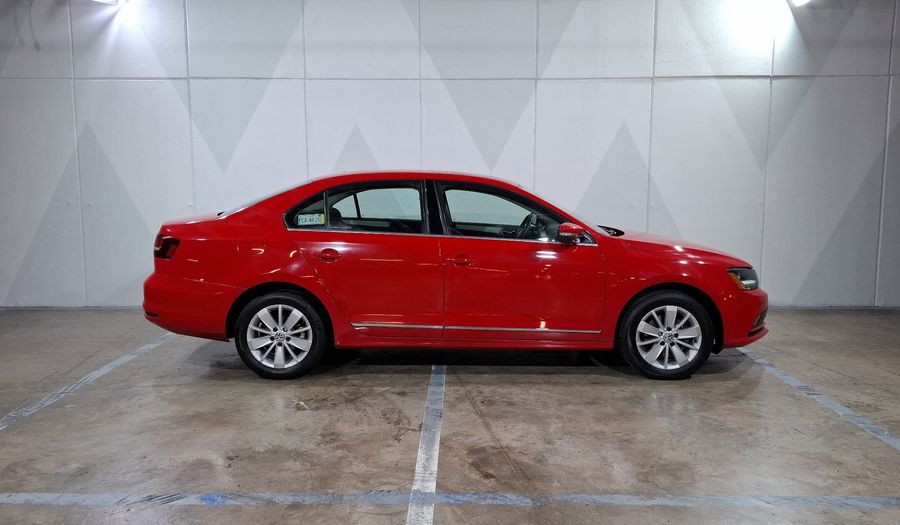 Volkswagen Jetta 2.5 COMFORTLINE TIP. BOLSAS AIRE DEL. Sedan 2018