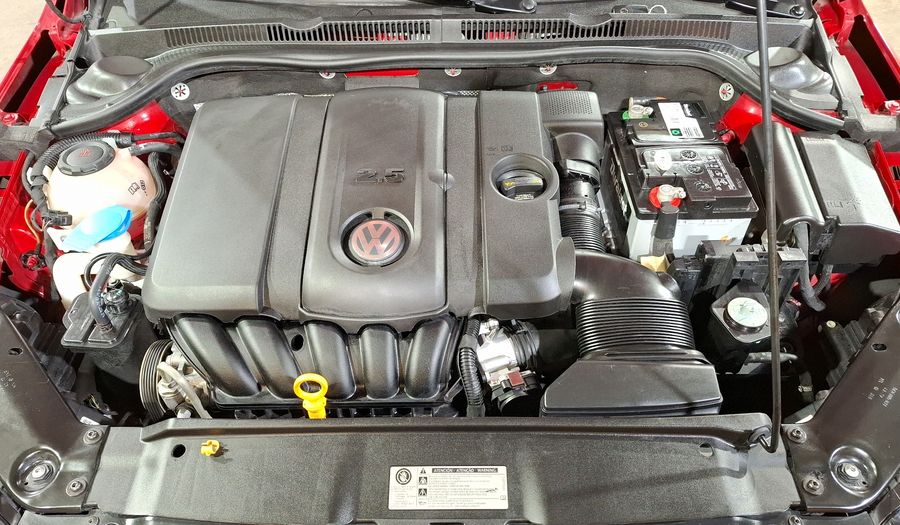 Volkswagen Jetta 2.5 COMFORTLINE TIP. BOLSAS AIRE DEL. Sedan 2018