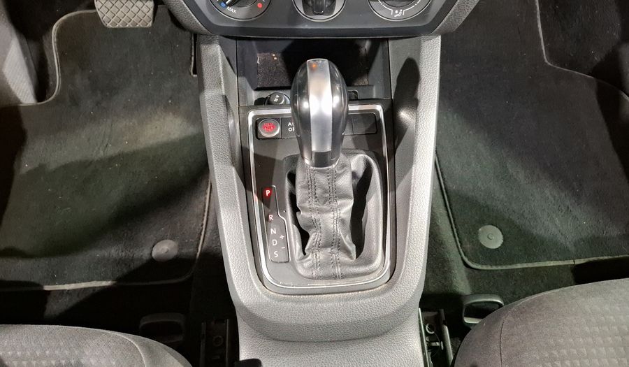 Volkswagen Jetta 2.5 COMFORTLINE TIP. BOLSAS AIRE DEL. Sedan 2018