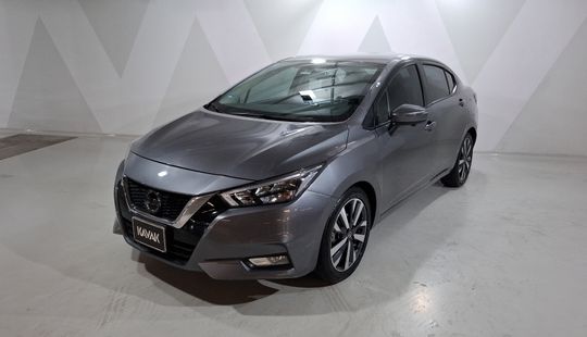 Nissan • Versa