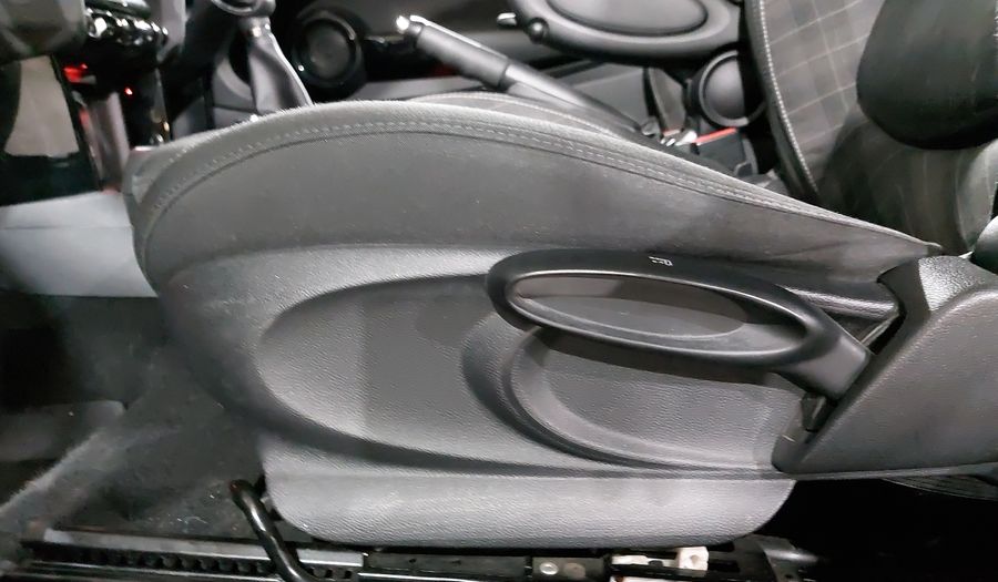 Mini Cooper 1.5 COOPER CHILI AT Hatchback 2015