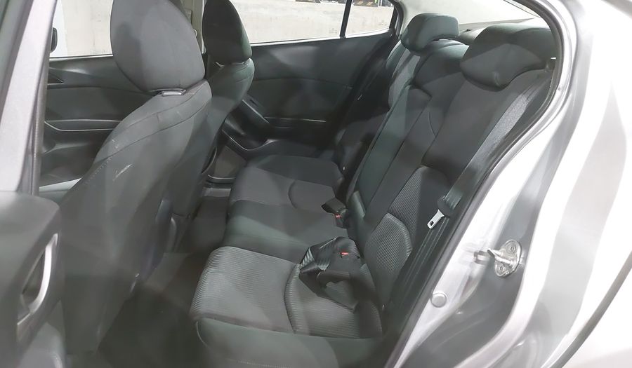 Mazda 3 2.0 SEDAN I TOURING TA Sedan 2015