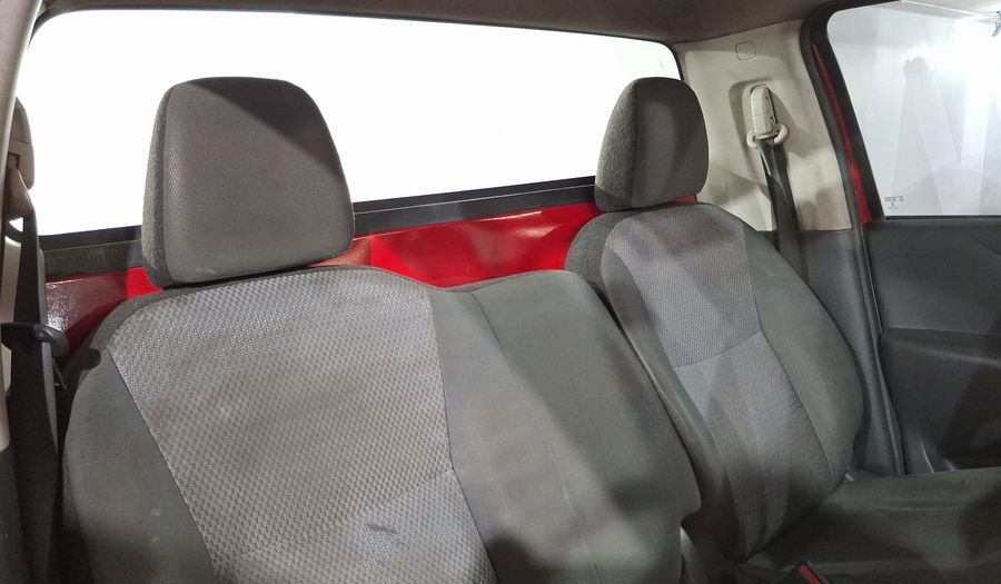 Nissan Np300 2.5 PICK UP TM DH PAQ. SEG. 6VEL Pickup 2019