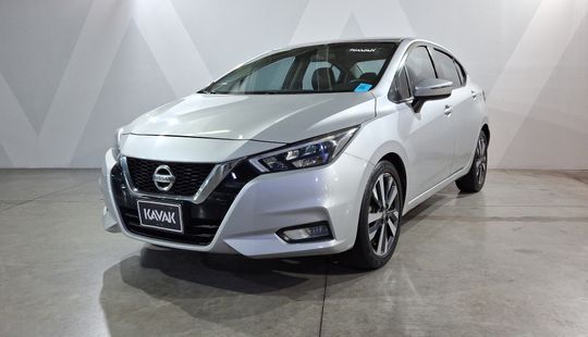 Nissan • Versa