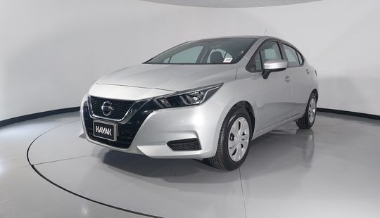 Nissan • Versa